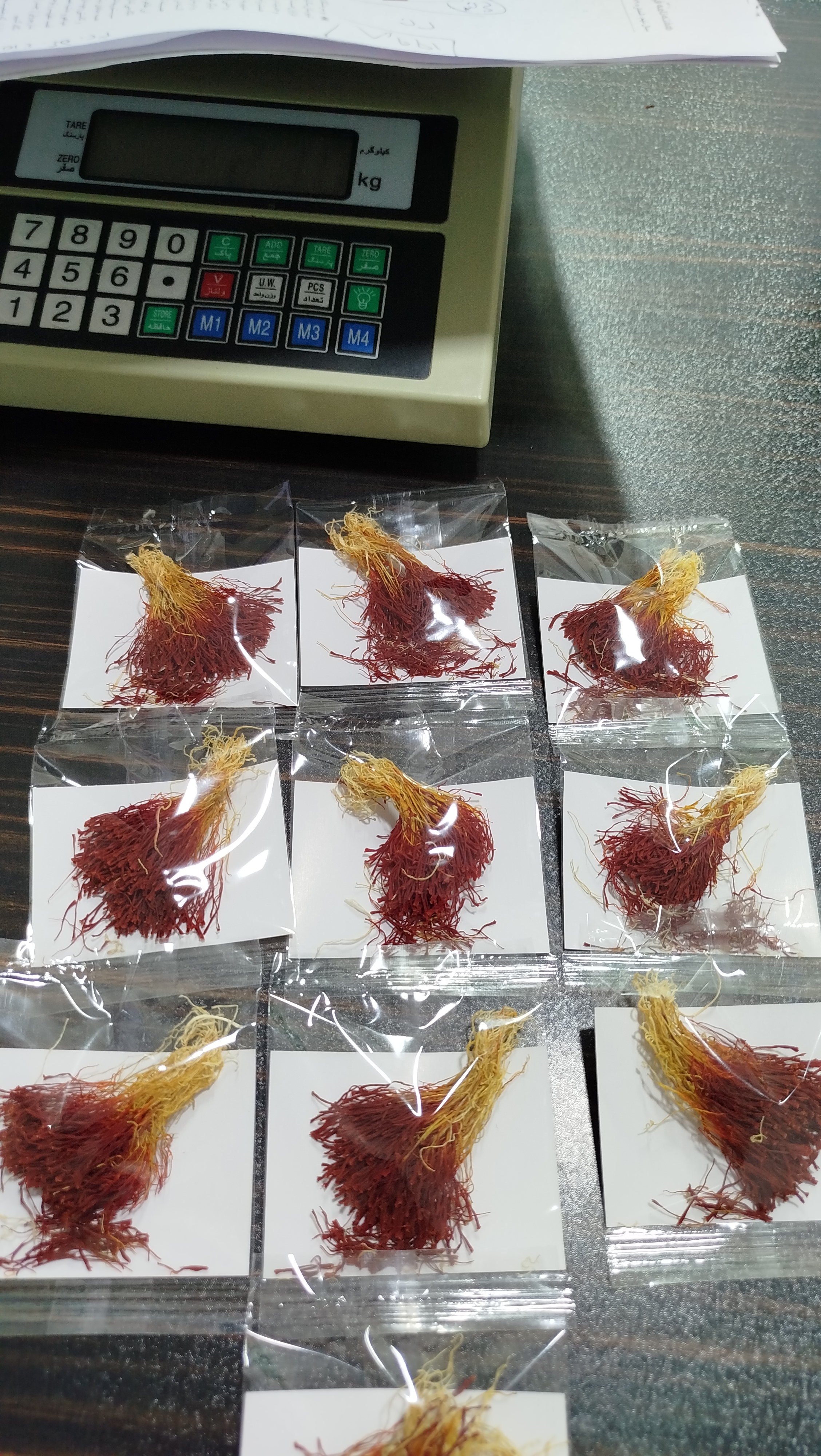 زعفران دسته ( زعفران دخترپیچ ) 1 گرم