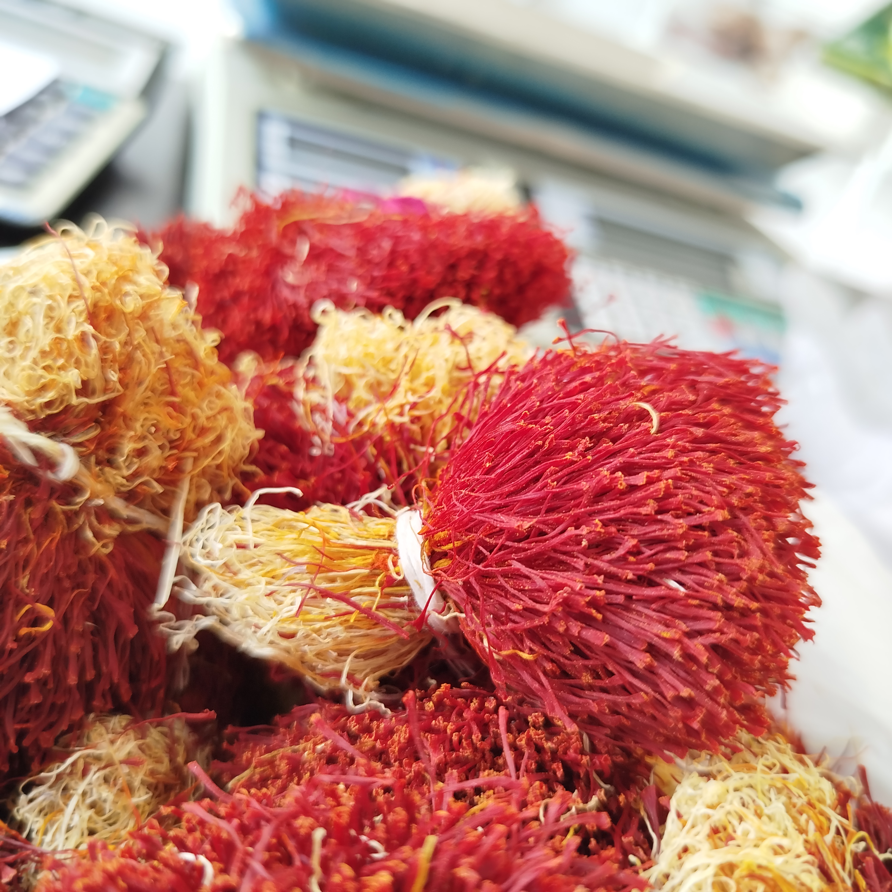 زعفران دسته ( زعفران دخترپیچ ) 1 مثقال